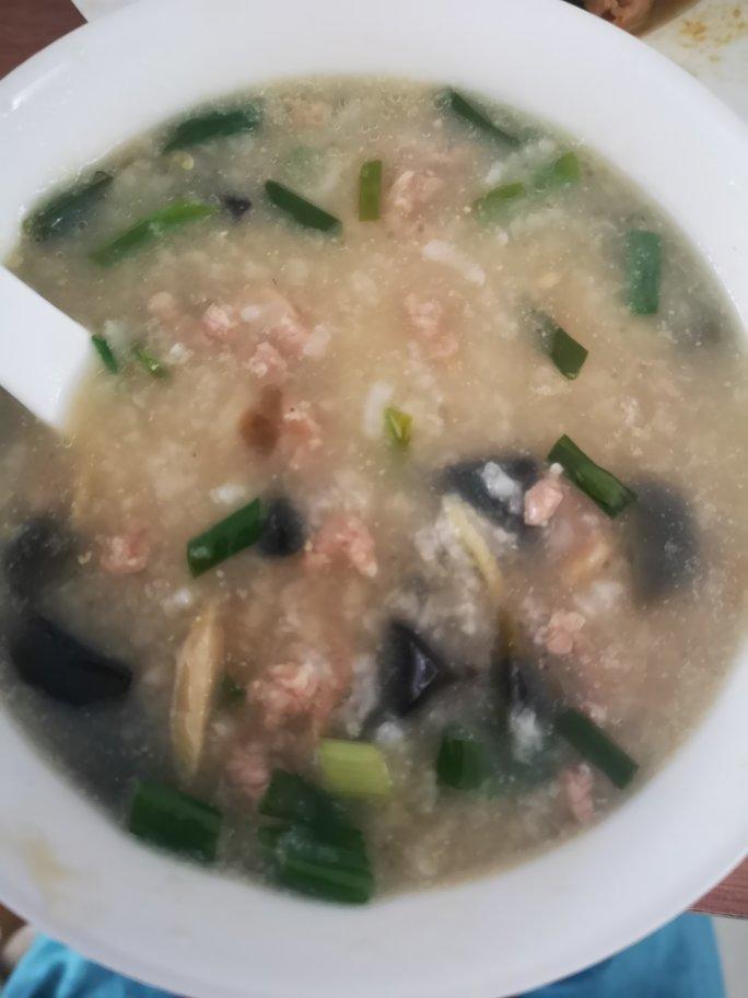 十五分钟快手之香滑皮蛋瘦肉粥(附五分钟电饭煲电压力锅更快捷方法)