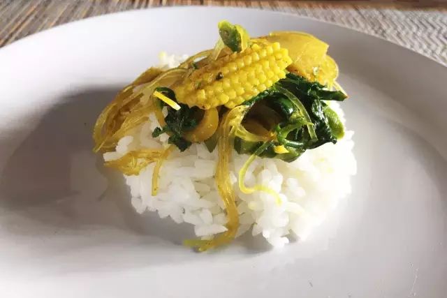 泰国北方菜系︱黄咖喱烩杂蔬的做法