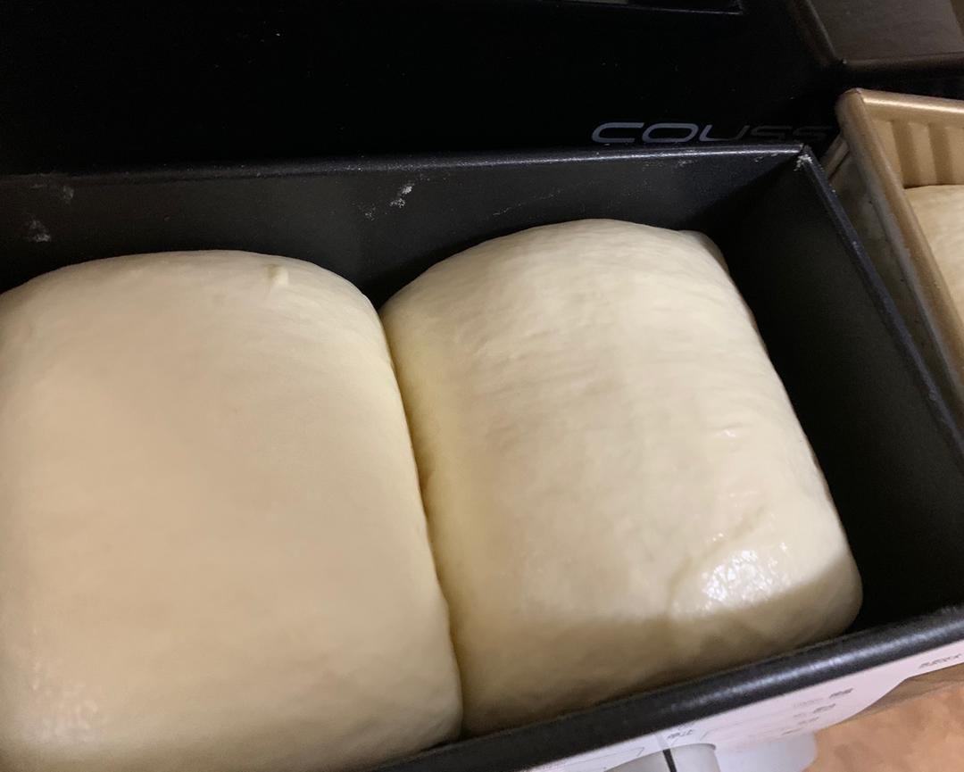 软到不敢捧起的牛奶甜吐司
