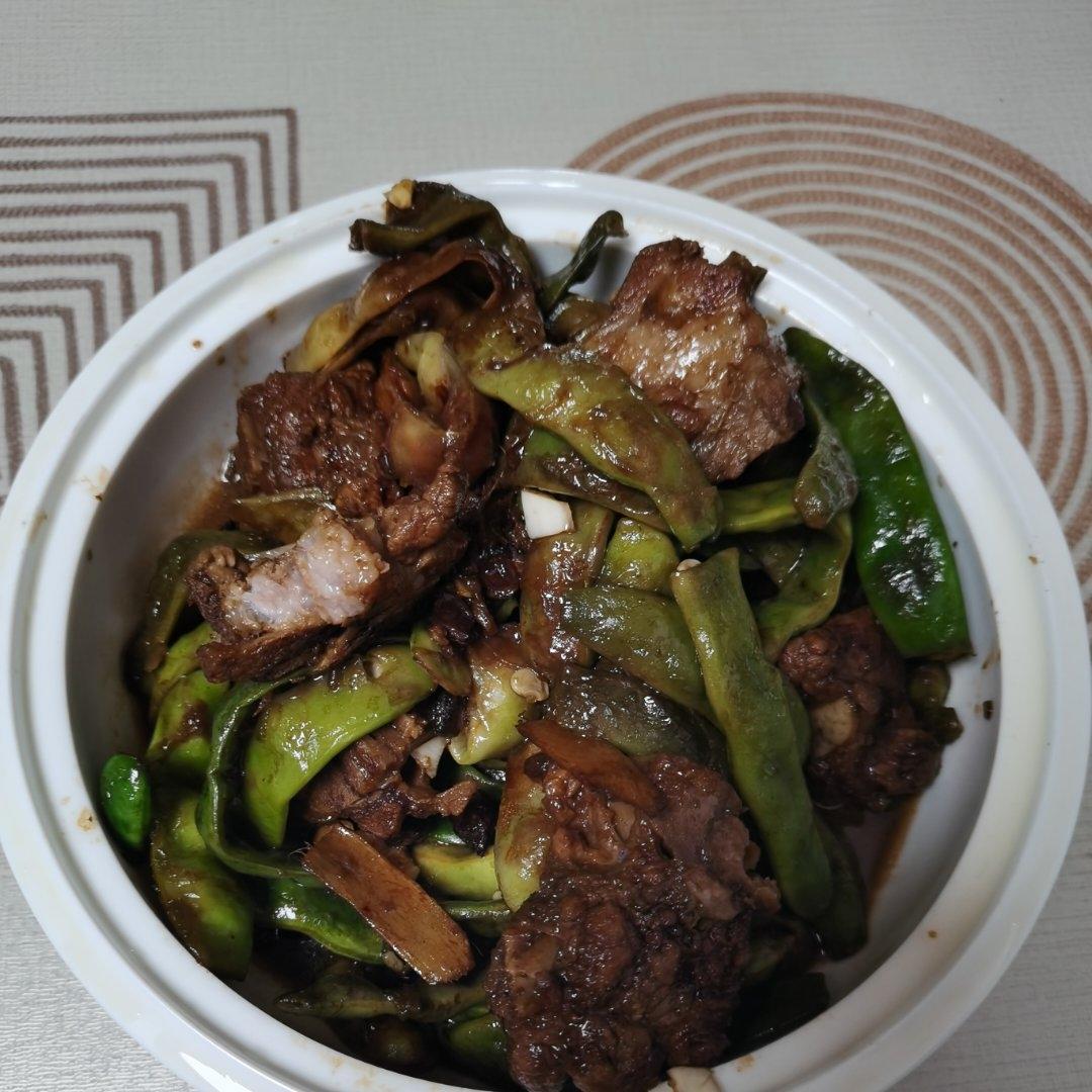 东北四大炖的排骨炖豆角