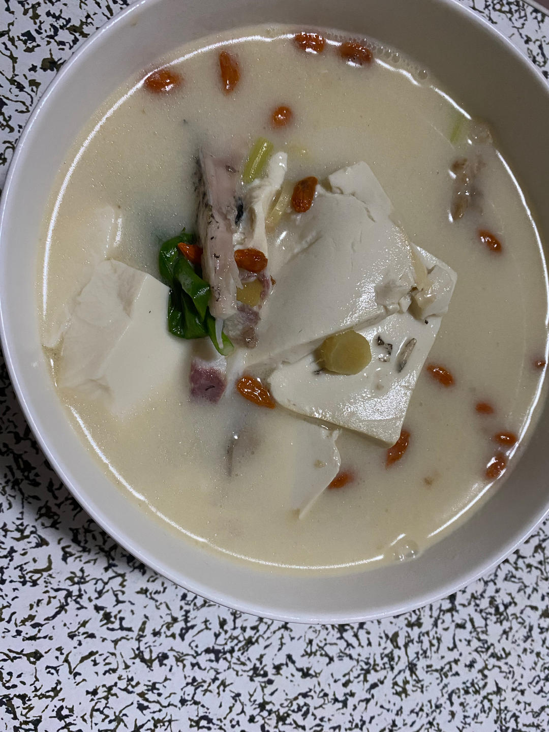 鱼头豆腐汤