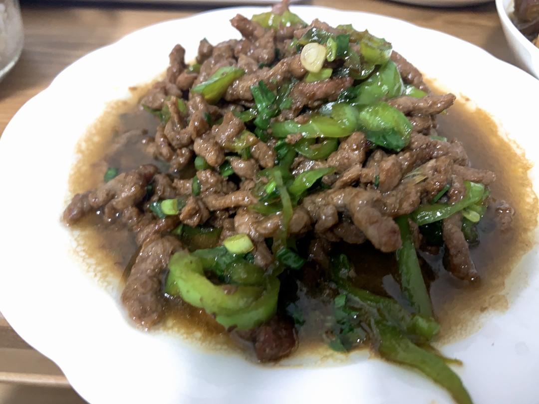 青椒炒牛肉丝