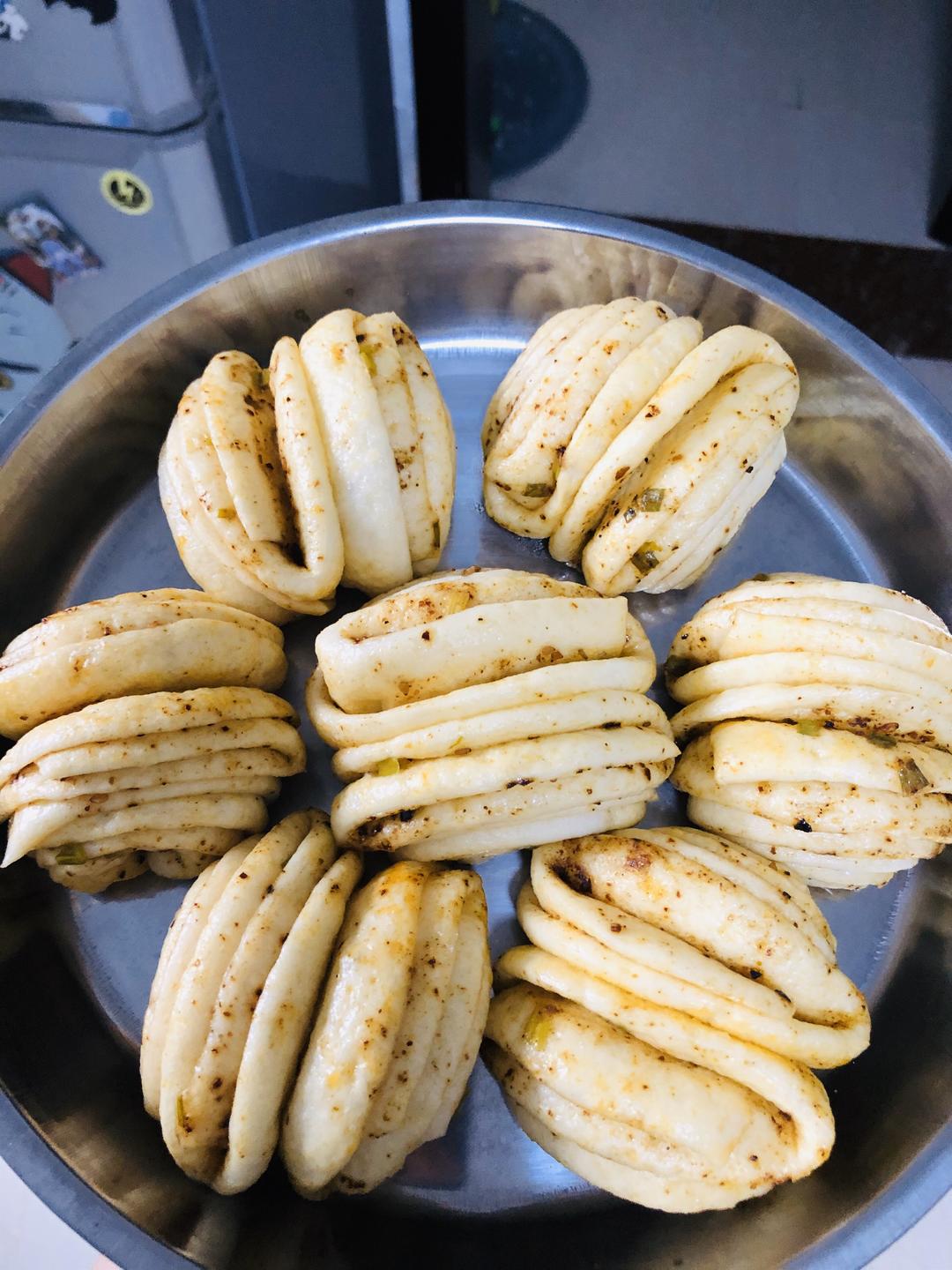 油辣子花卷的做法