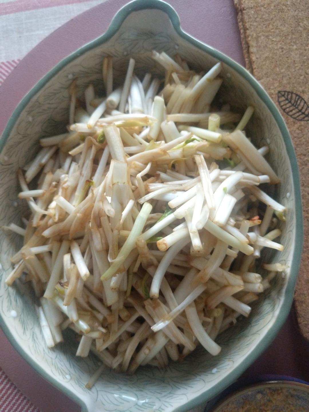 凉拌水芹菜