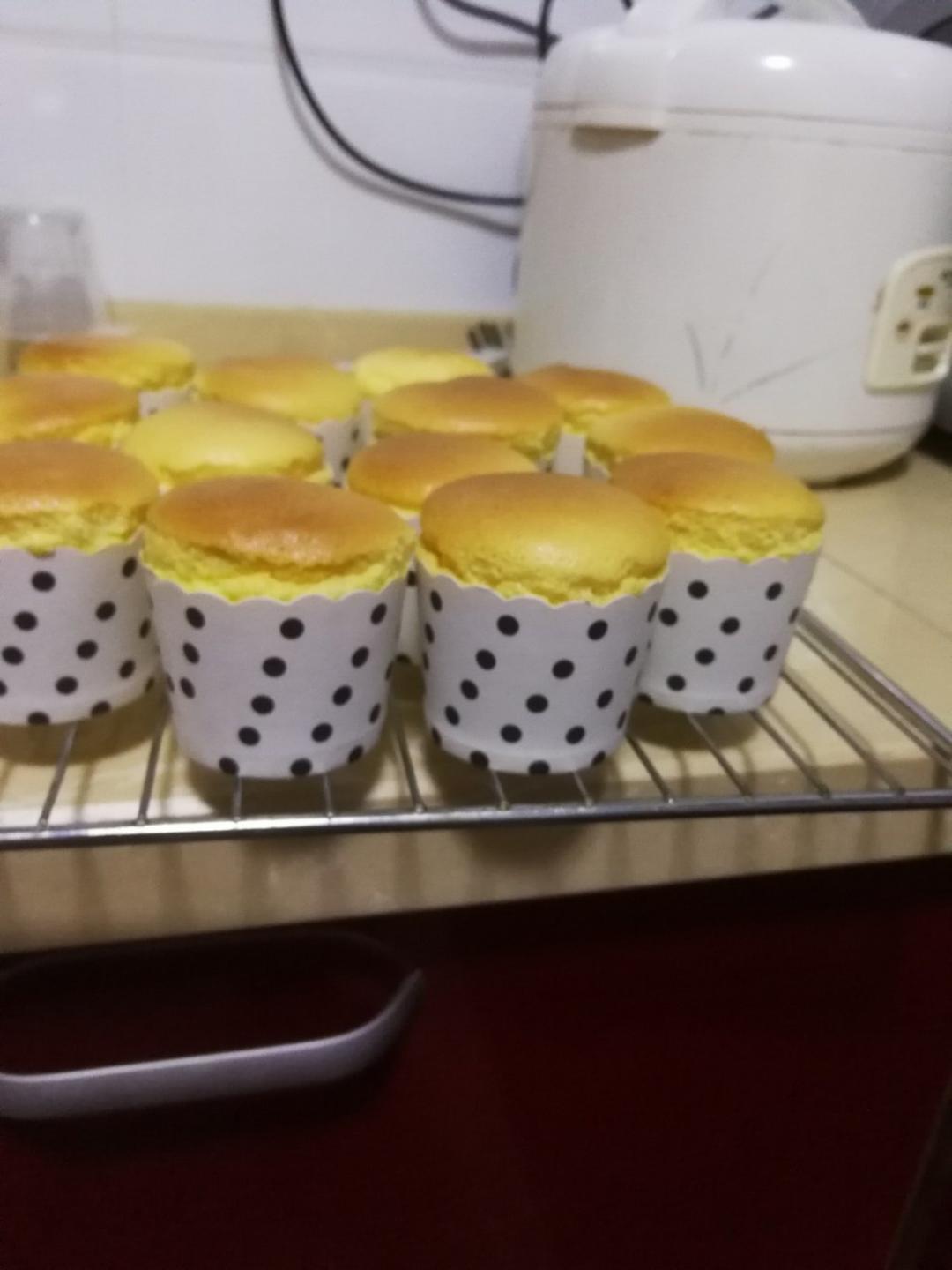 纸杯蛋糕 8寸戚风蛋糕的量