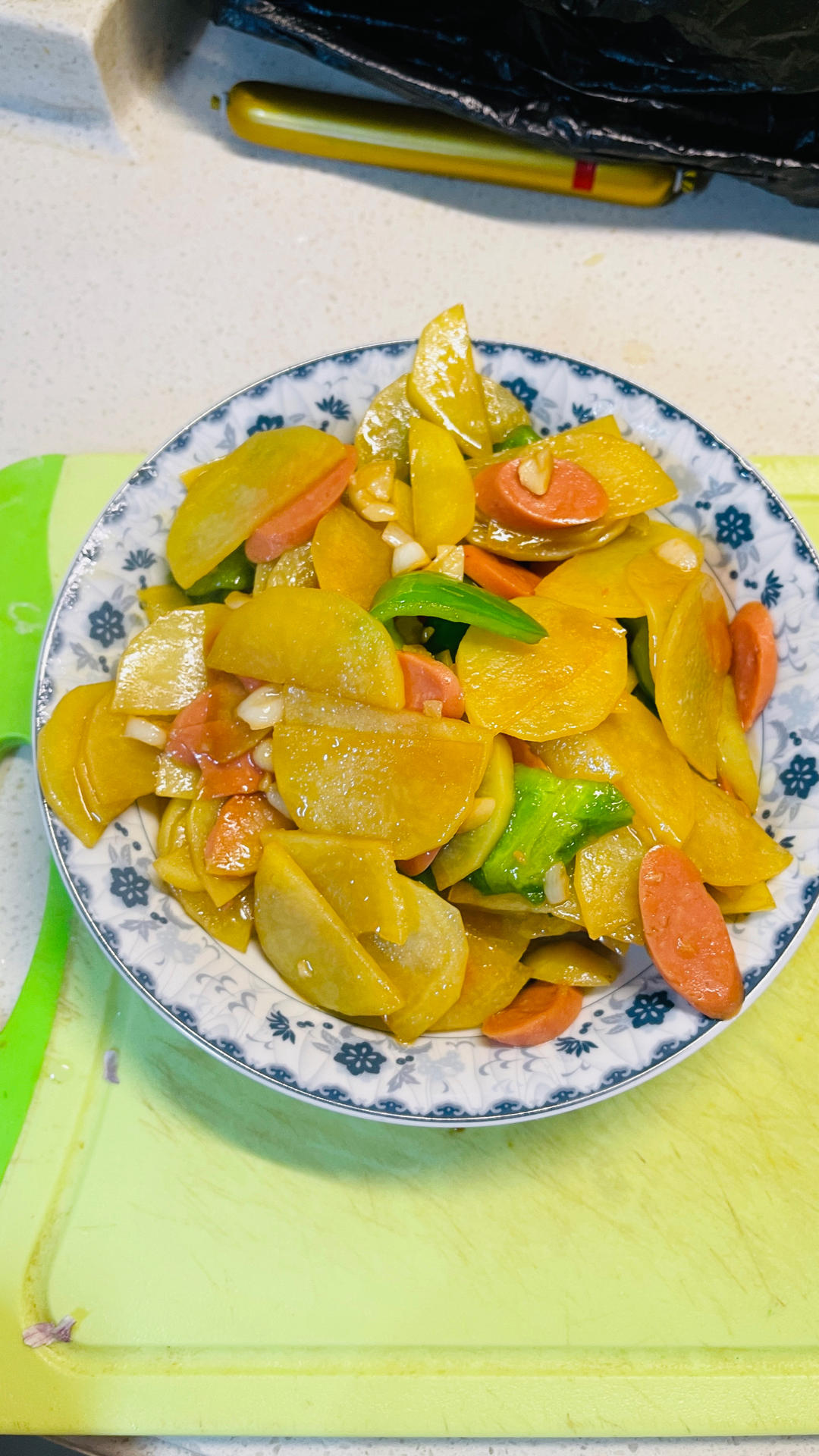 经典下饭神器———青椒火腿炒土豆片