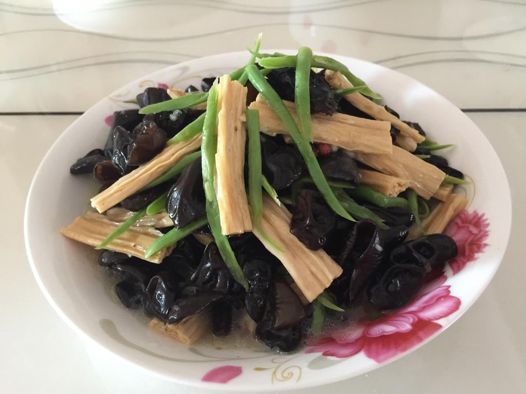 腐竹木耳大拌菜