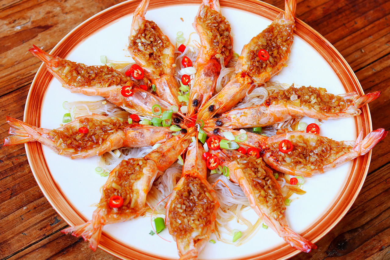 蒜蓉粉丝蒸虾￨巨好吃的做法