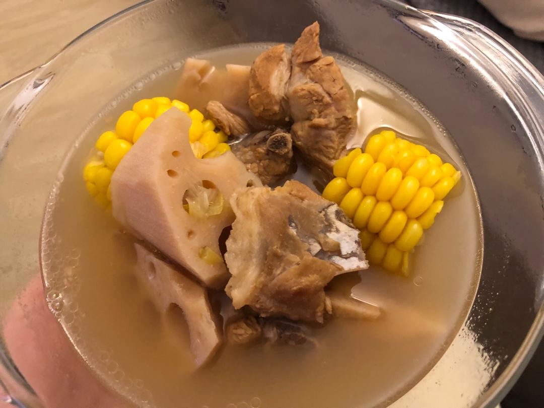 莲藕玉米排骨汤