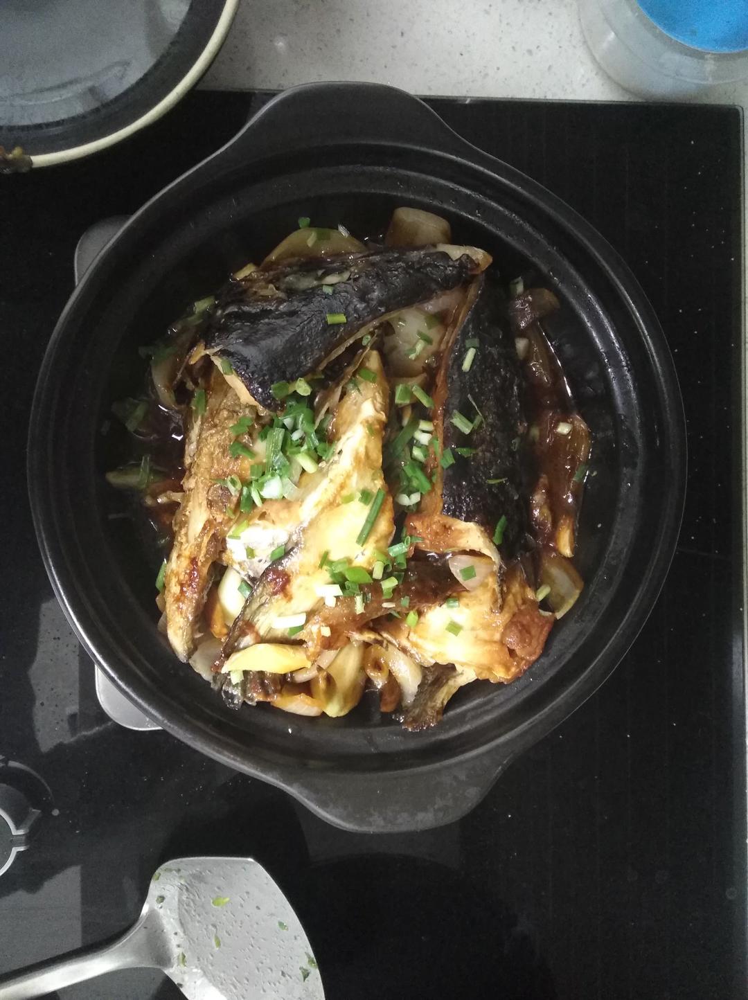 这么做《中餐厅》里的砂锅鱼头煲，超简单！