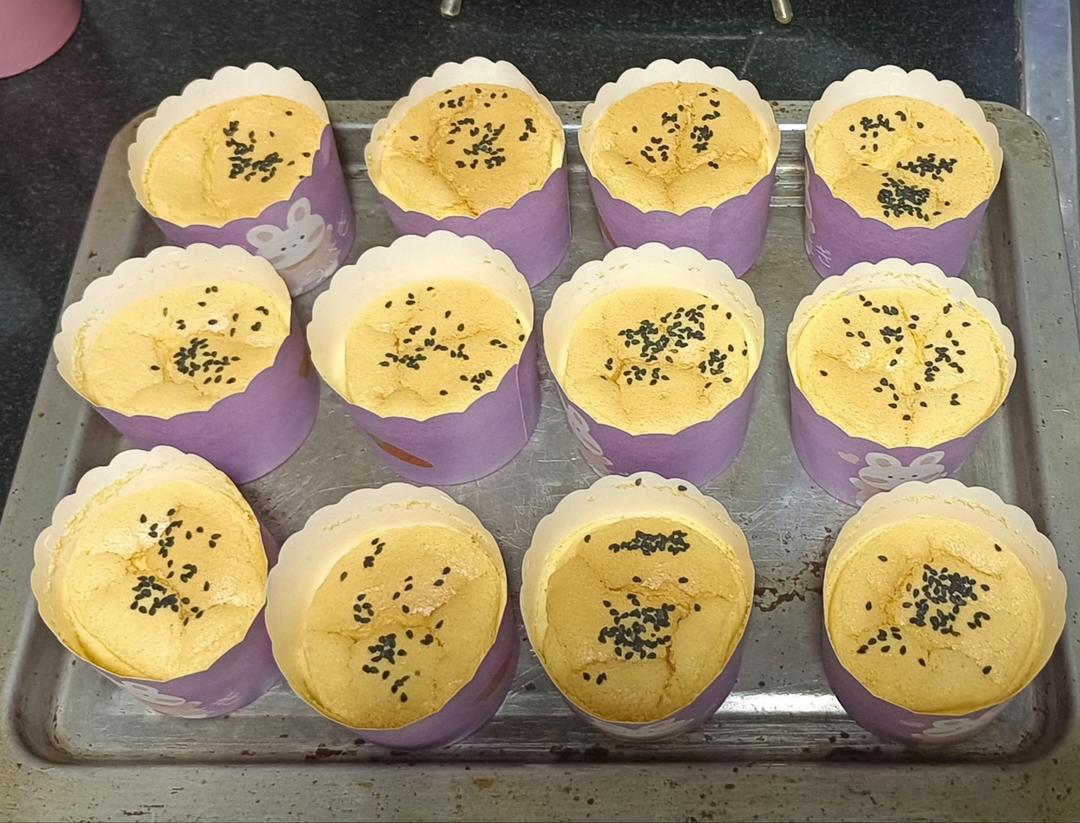 原味戚风纸杯蛋糕（烤箱做纸杯蛋糕）
