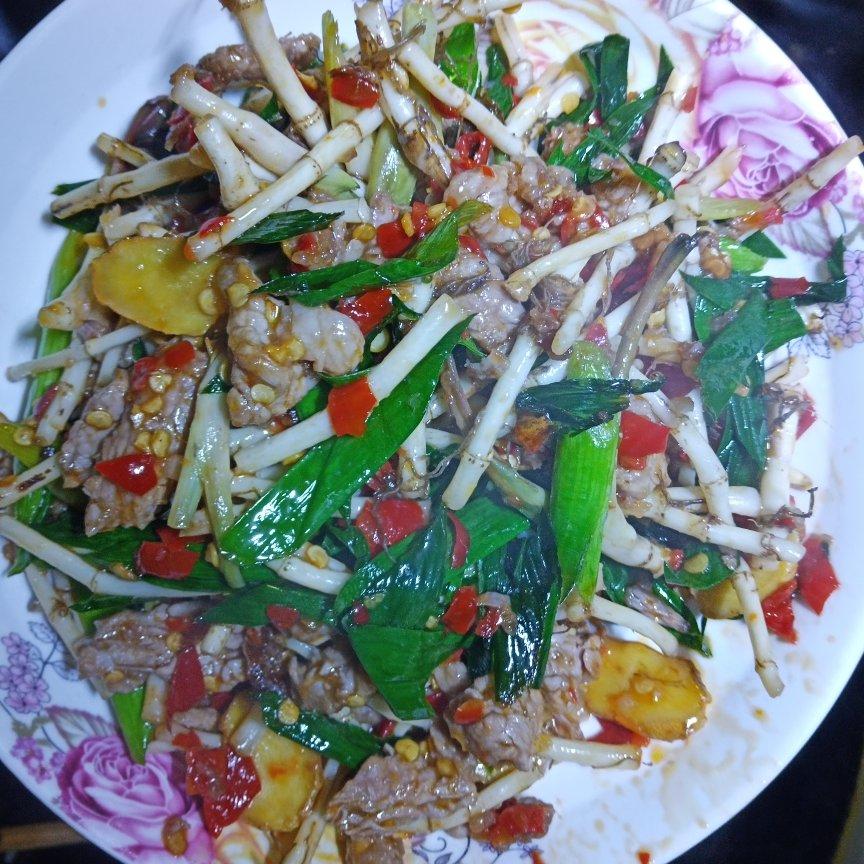 ·折耳根炒肉