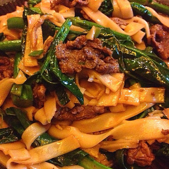 沙茶牛肉炒粿条（河粉）