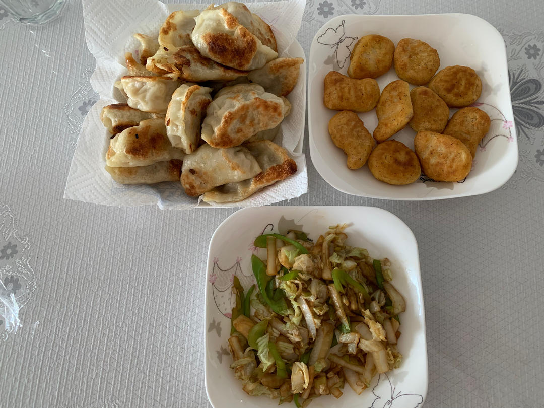 一屋，二人，三餐，四季