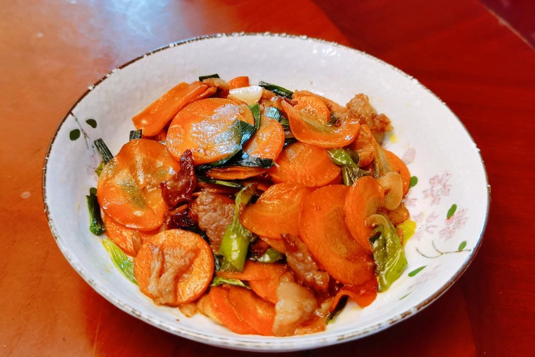 胡萝卜炒肉片