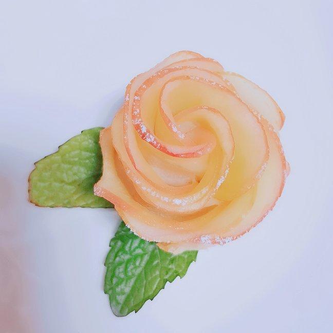 手抓饼新吃法🔥颜值爆表🌹酥皮玫瑰花苹果派