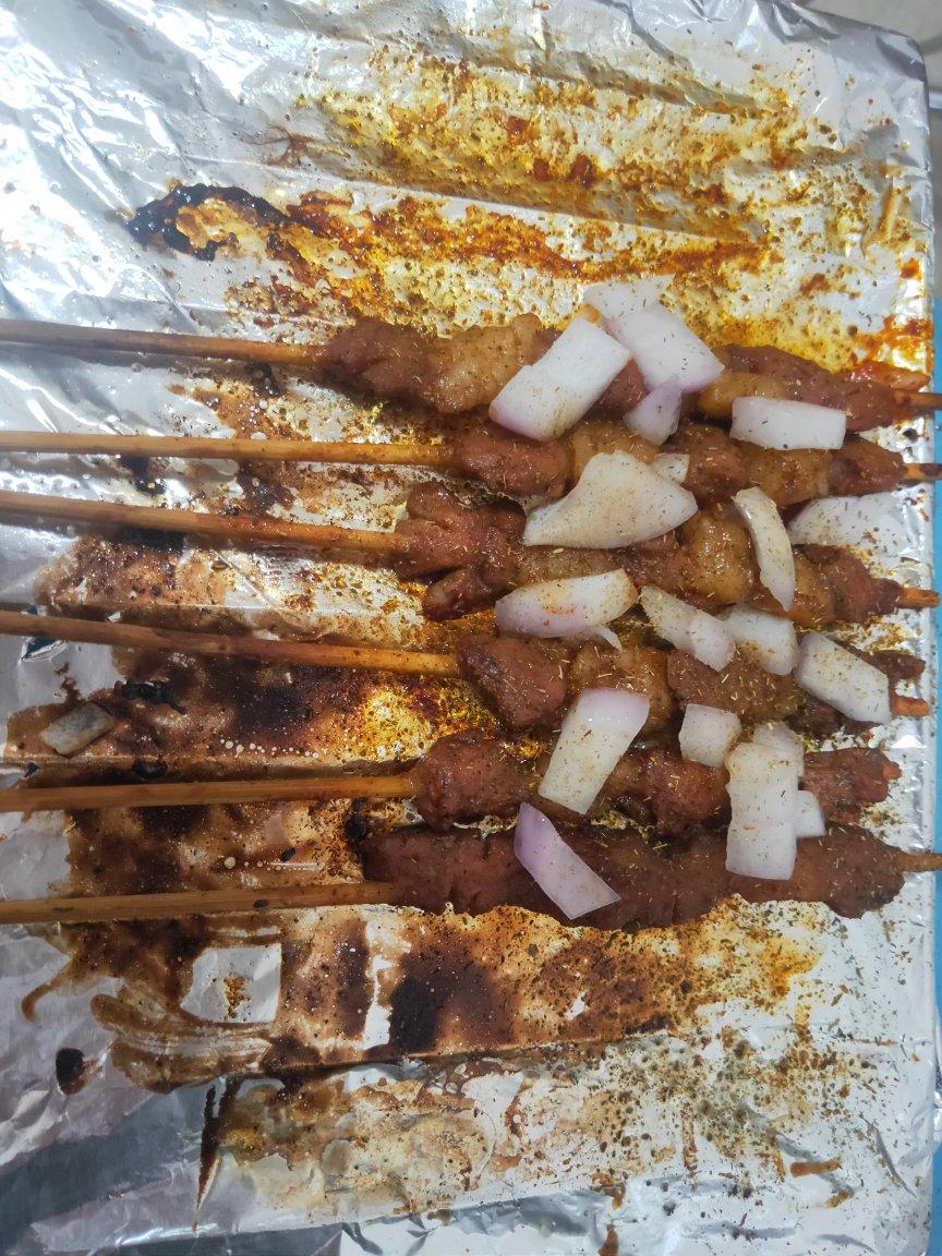 羊肉串用家里烤箱烤出明火烧烤的味道！