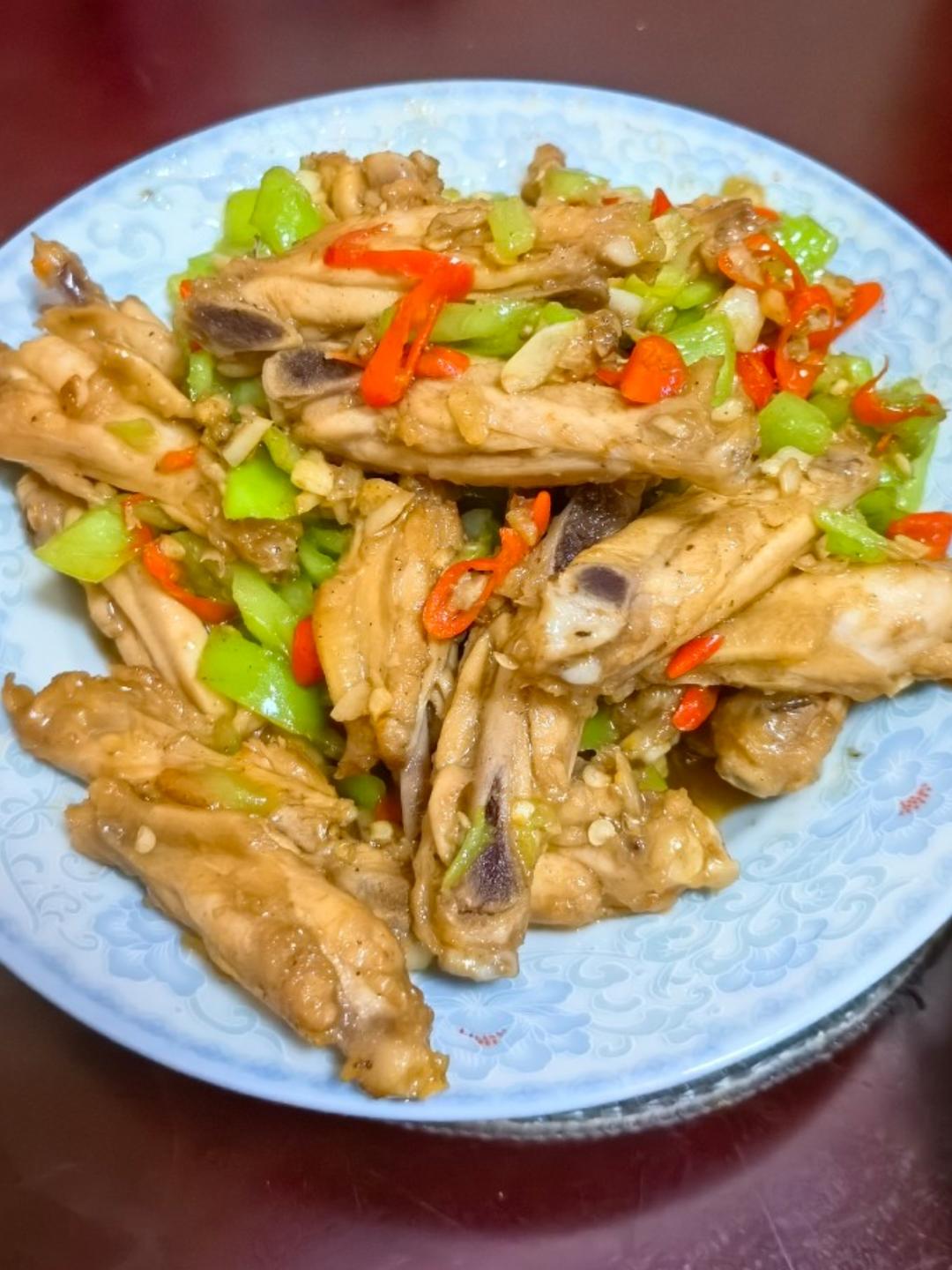 蒜香鸡翅，这才是鸡翅最好吃的做法