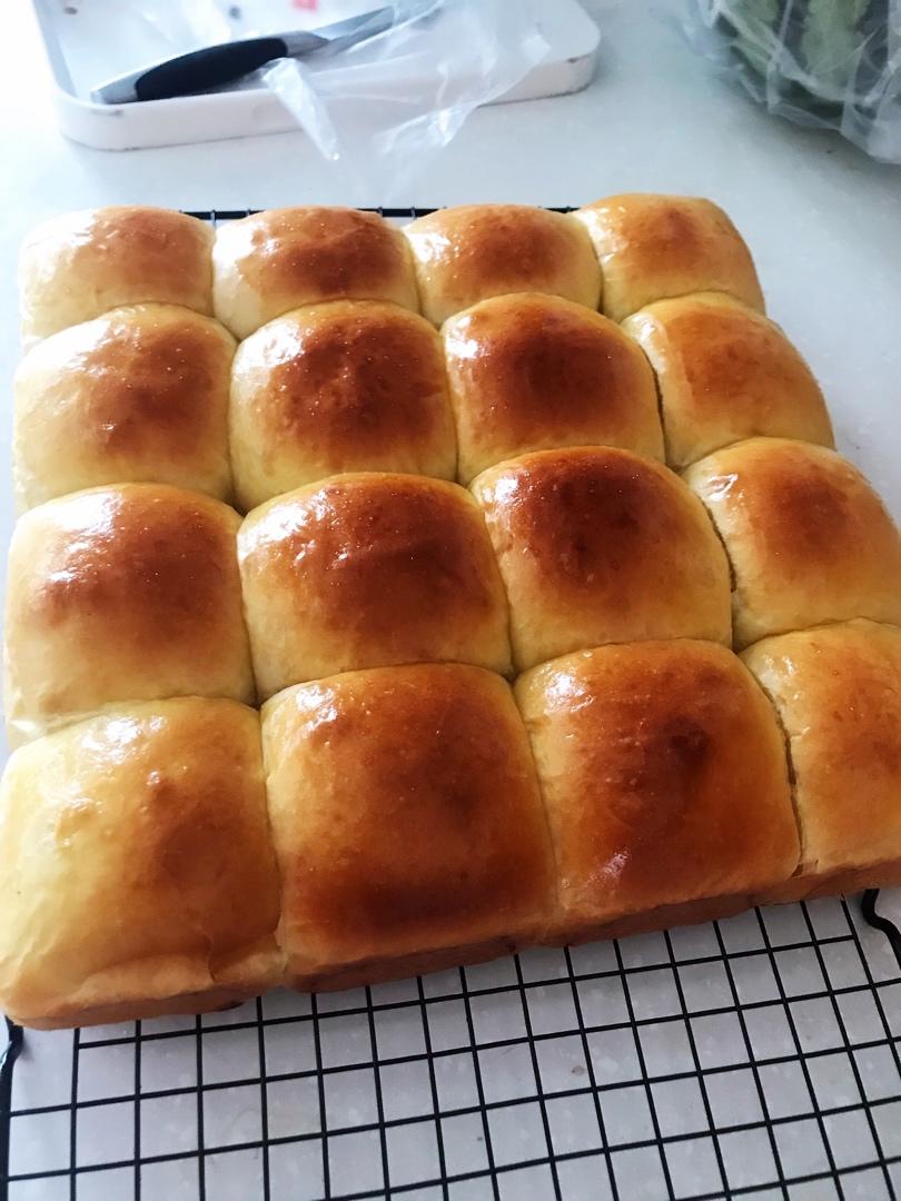 可以一片一片撕着吃的奶油小餐包