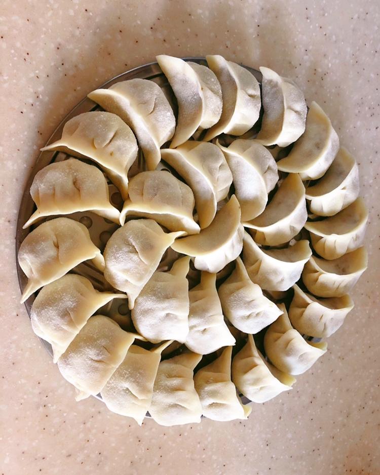 yohan宝儿做的猪肉酸菜饺子