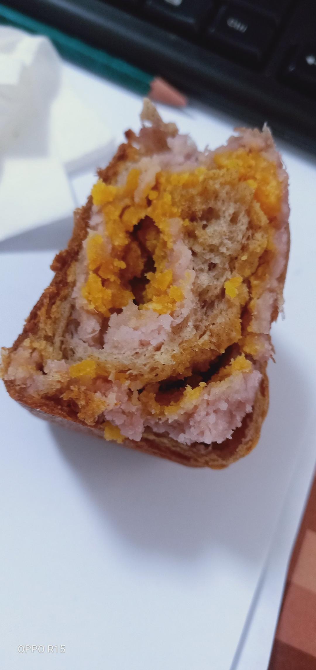 芋泥咸蛋黄软欧包