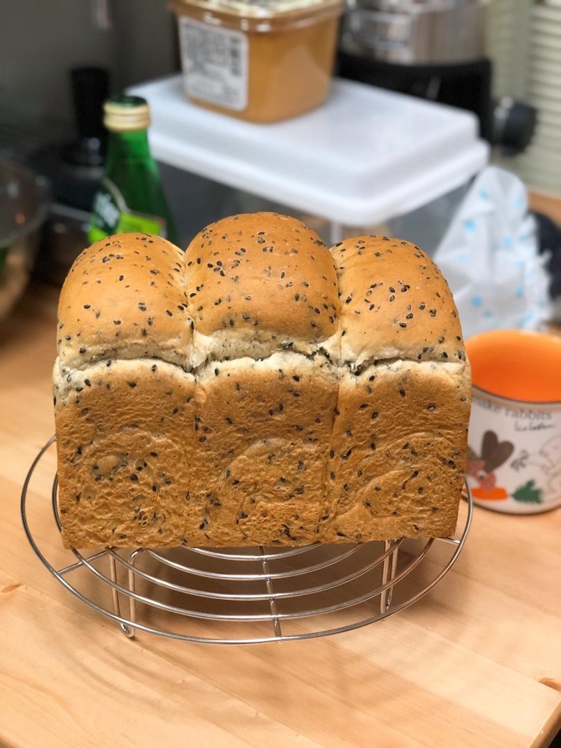 金大旺的黑芝麻吐司