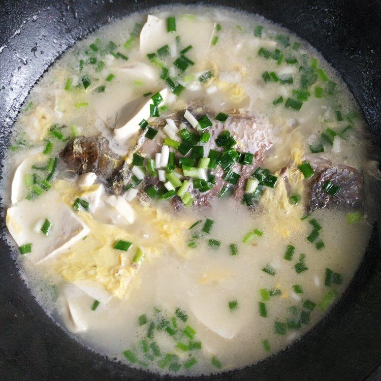 奶白鲫鱼豆腐汤|一条鱼最后的温柔