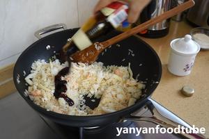 海鲜焗饭 Seafood Fried Rice with Cheesy Topping的做法 步骤3