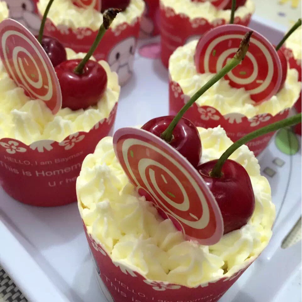 鲜奶油戚风杯子蛋糕（纸杯蛋糕）