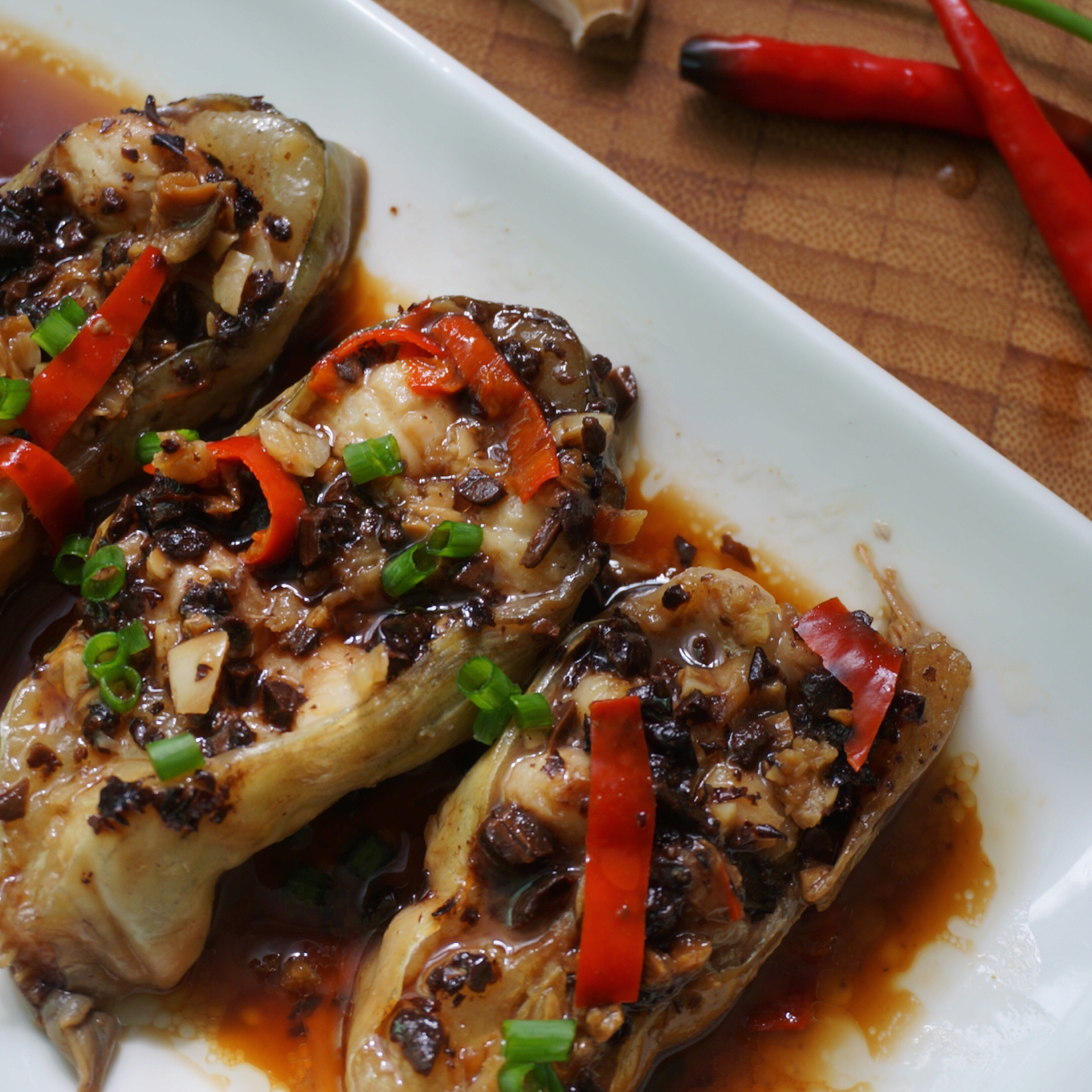 作品 dpyoung做的晚餐2015年11月7日蒜蓉豆豉蒸鲶鱼,家里领导亲自动手