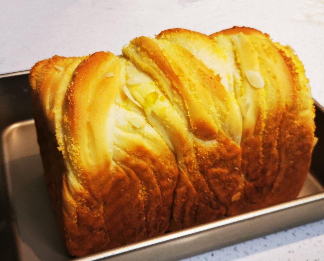 椰蓉满满吐司！幸福的味道。