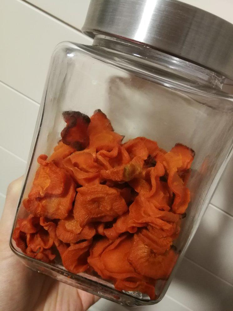依照子瑜妈妈的方子制作的胡萝卜干，给宝宝当零食
