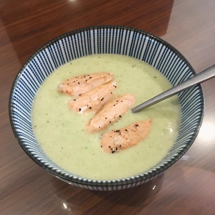 土豆芹菜冷汤三文鱼【健康一锅端】