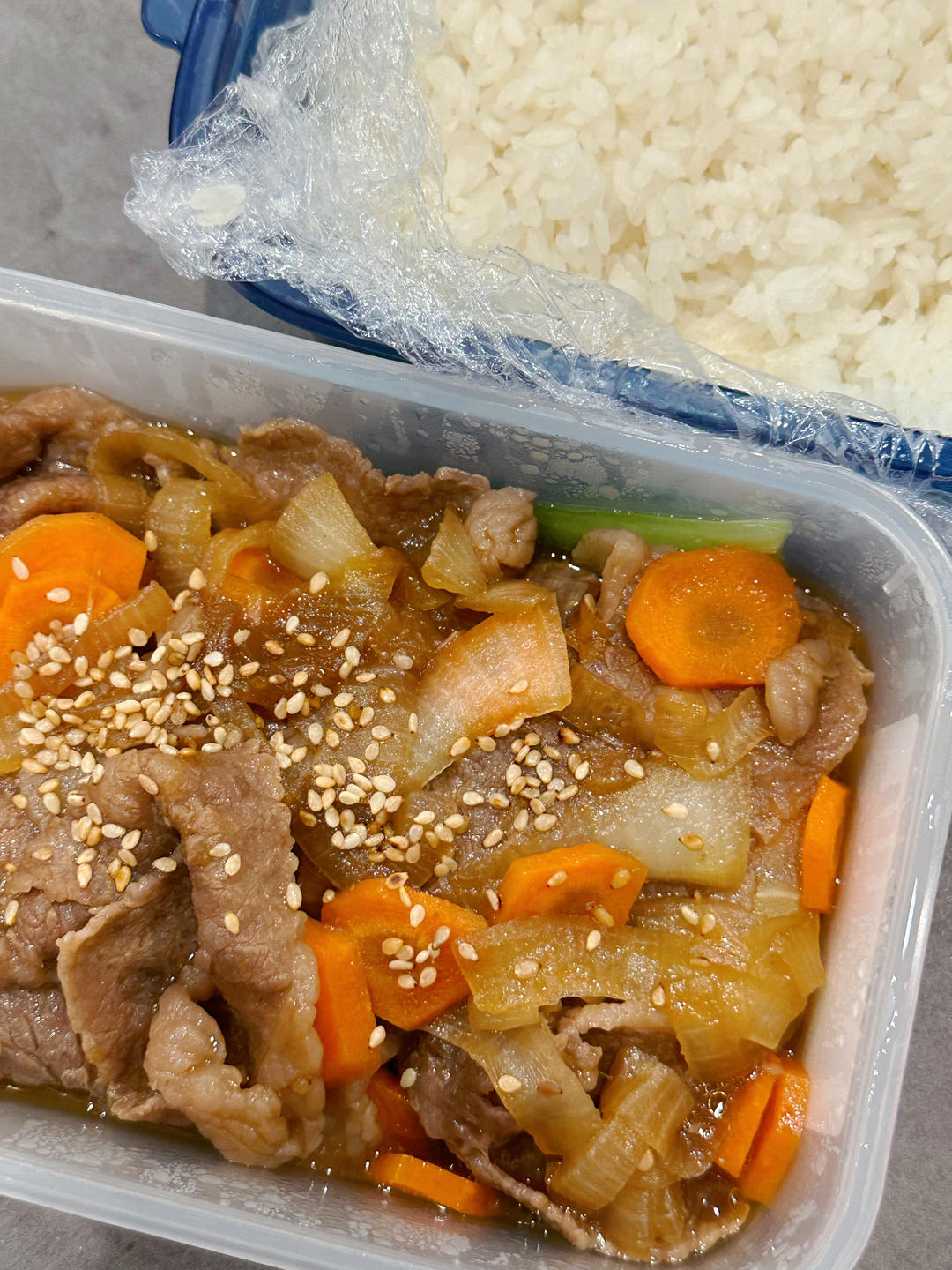 一人暮らしって何か食べよう