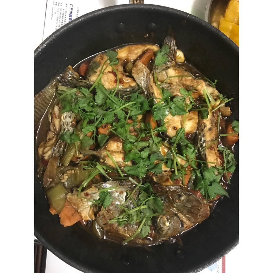 三汁焖锅鱼