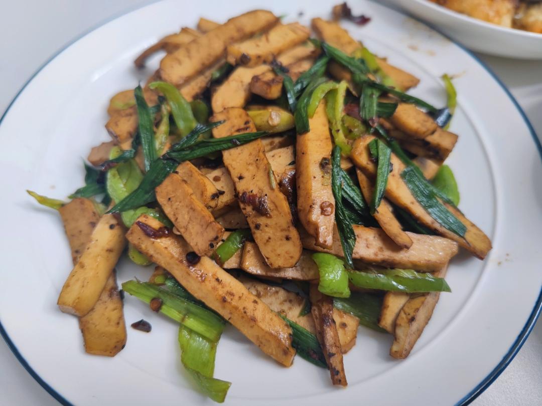 蒜苗素炒豆腐干