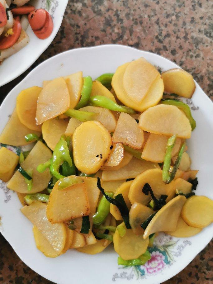 土豆片炒青椒（懒人清淡版）