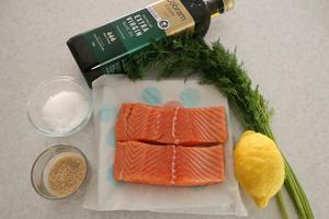 Confit salmon法式油封三文鱼（纪念日之主菜）的做法 步骤1