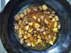 【老干妈版】土豆烧鸡胸肉的做法 步骤5