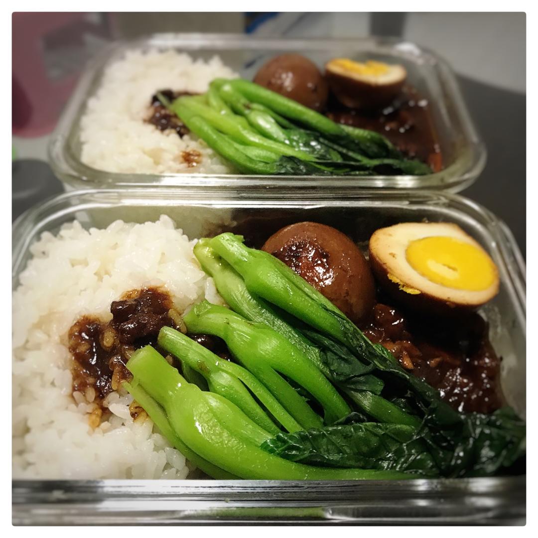 洋葱酥卤肉饭