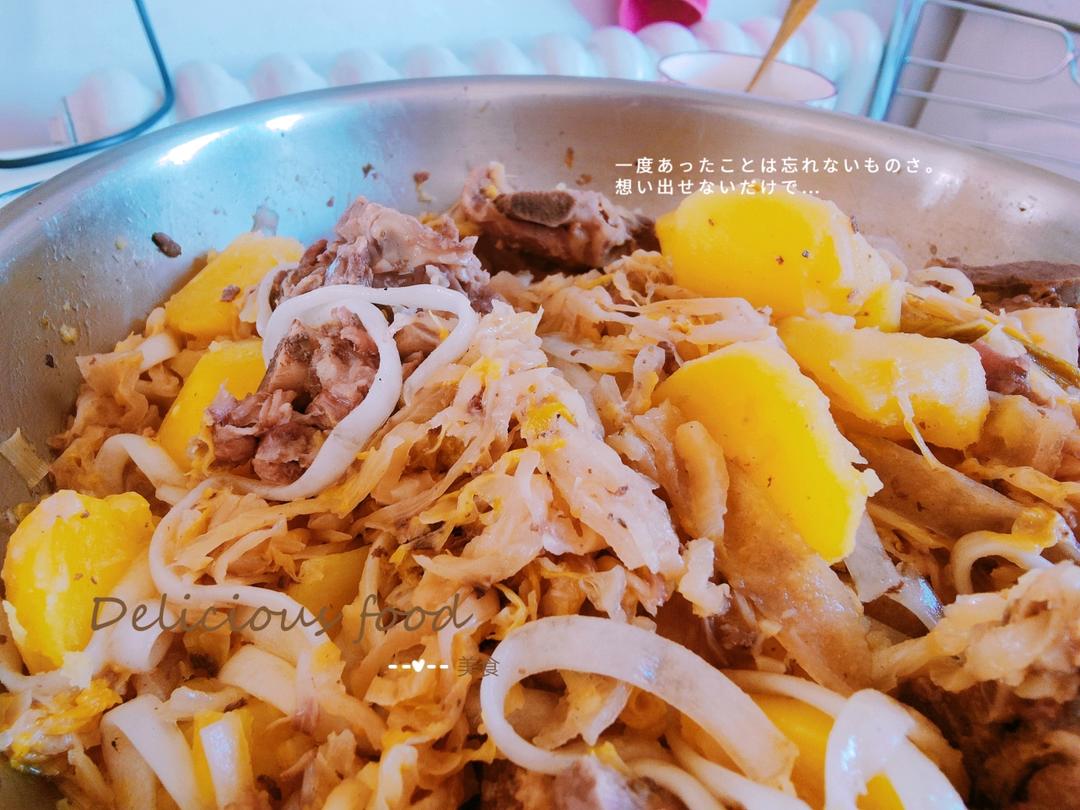 猪骨头烩酸菜（鄂尔多斯正宗版）