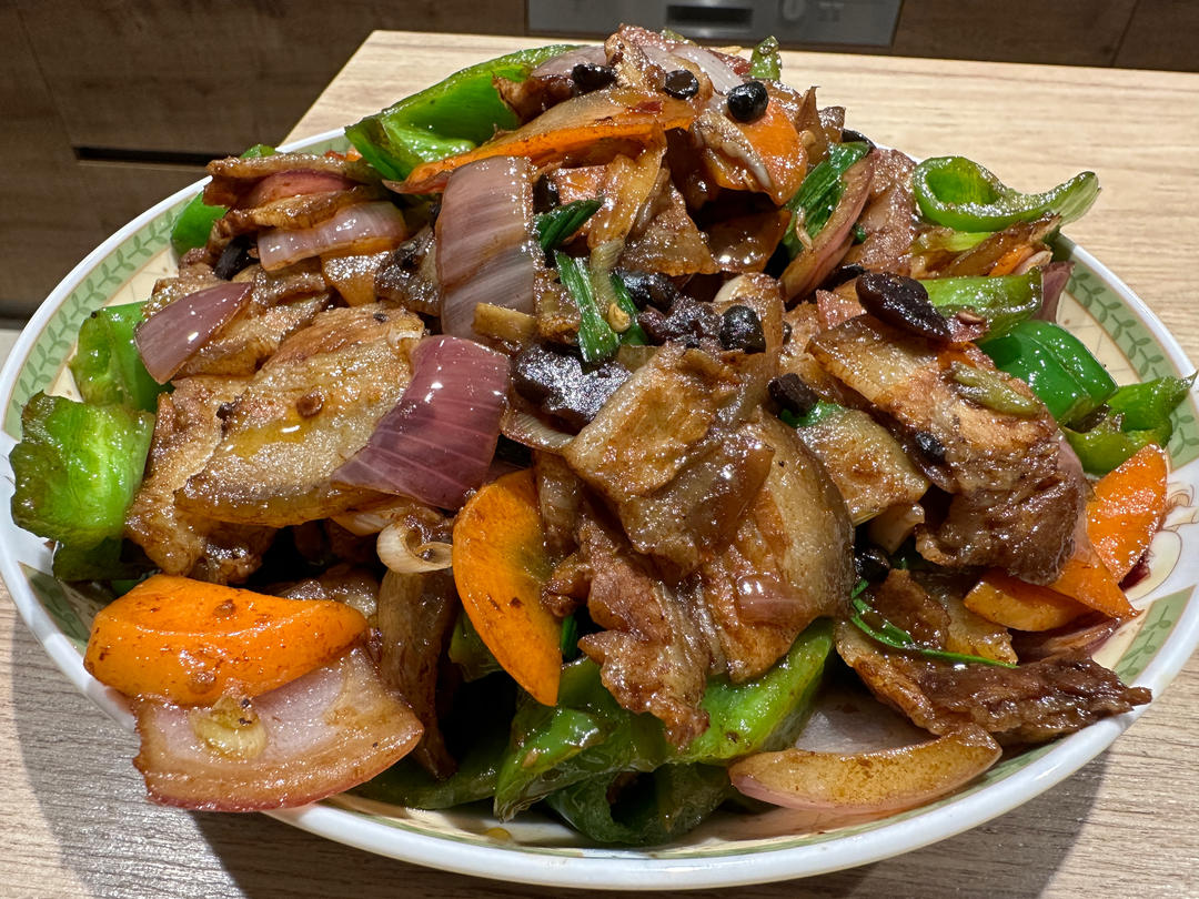 厨师长教你：“回锅肉”的正宗做法，先收藏