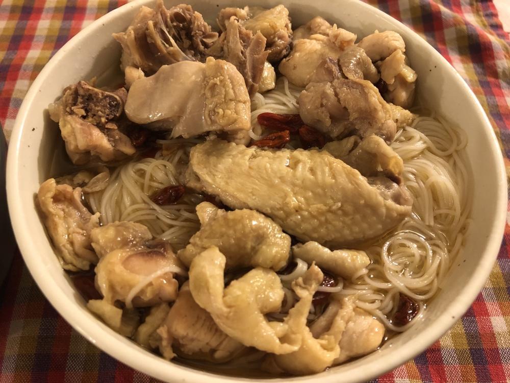 麻油鸡面线：美味滋补