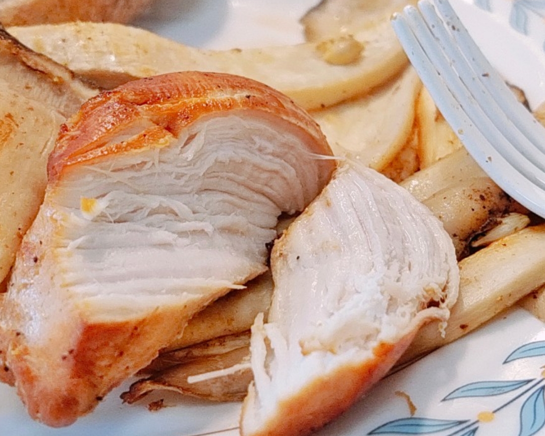 健康饮食-冷冻备餐：柠香烤鸡胸 湿润不干柴的做法