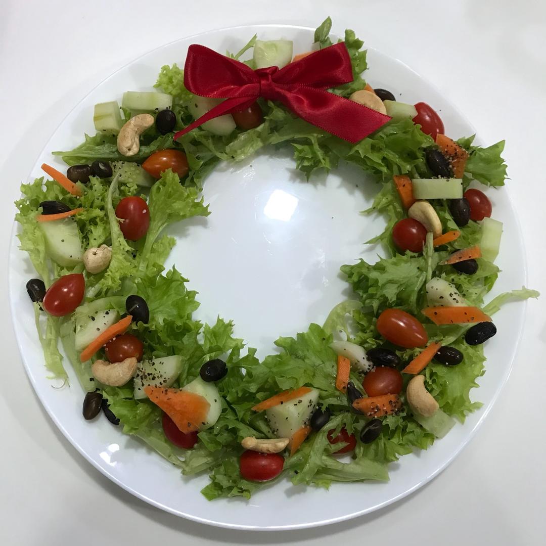 圣诞蔬菜花环沙拉