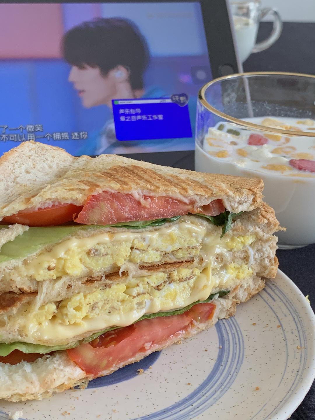 🥪低卡虾仁芝士滑蛋三明治 没人能胖着出去的做法