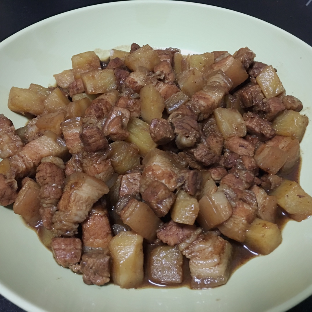 吃着碗里望着锅里的红烧肉