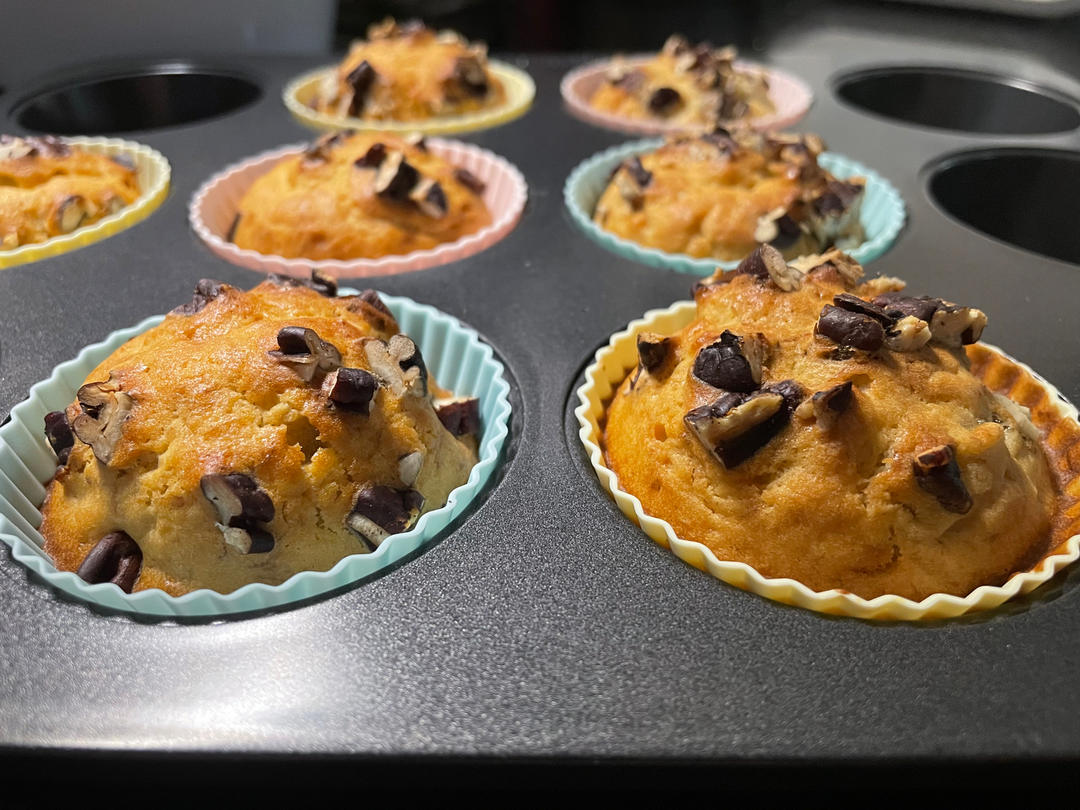 只需搅拌入烤箱的香蕉麦芬