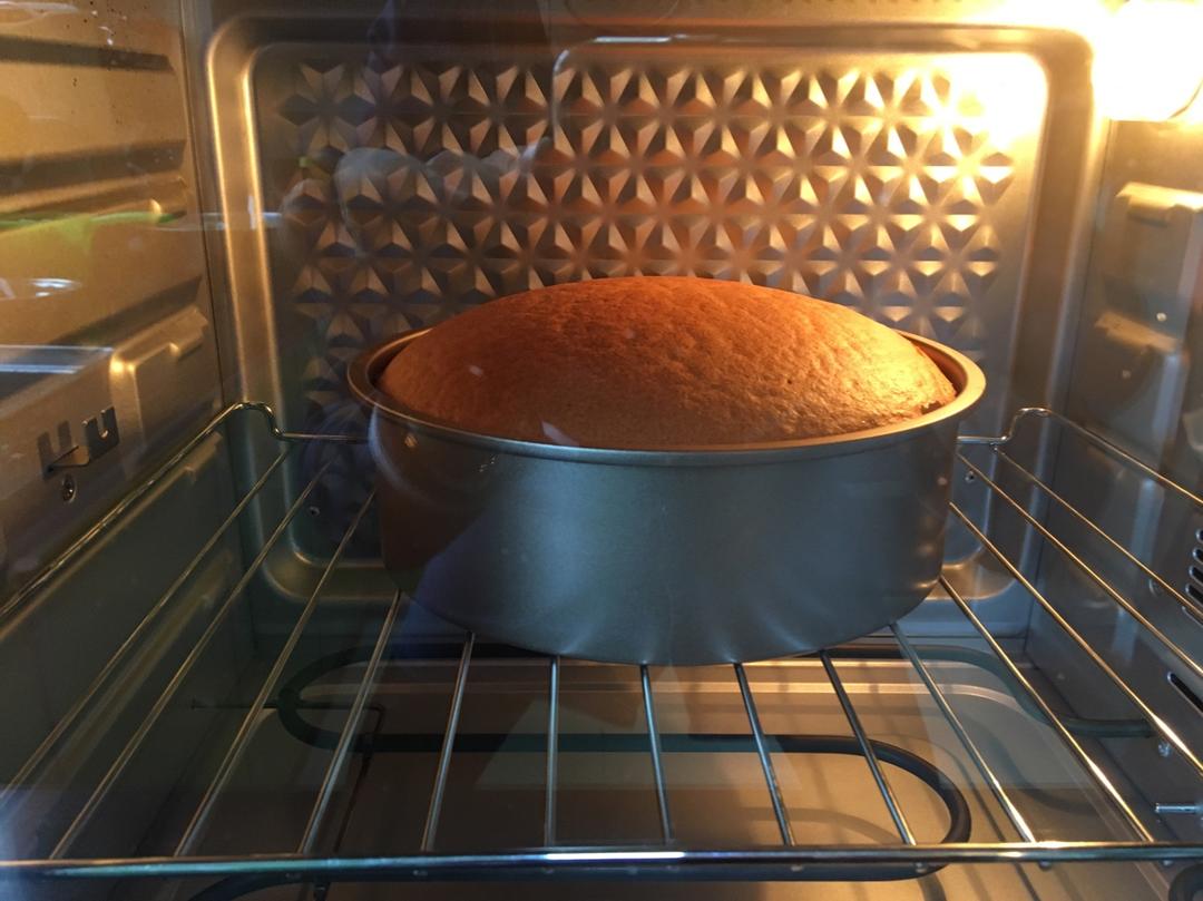 烤箱做蛋糕（戚风蛋糕的做法）