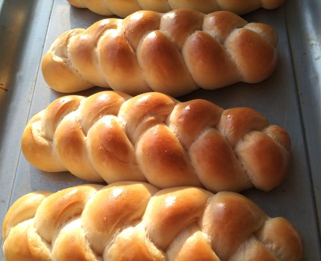 辫子面包的做法